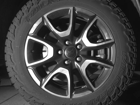 Used 2025 Jeep Compass Trailhawk AWD/4WD image 13
