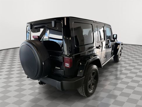 Used 2015 Jeep Wrangler Unlimited Sahara image 7