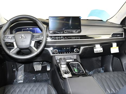 New 2026 Mitsubishi Outlander SEL AWD/4WD image 11