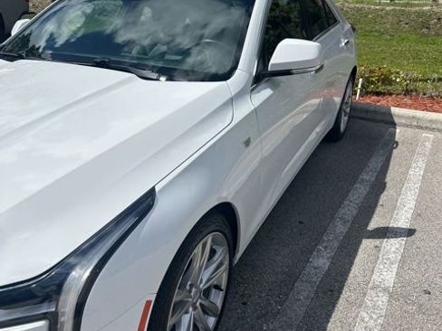 Used 2021 Cadillac CT4 Luxury image 2