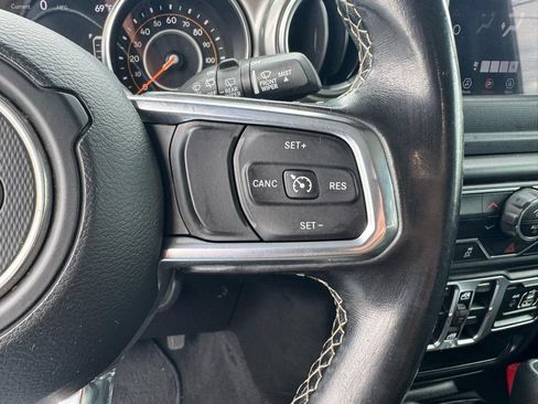 Used 2020 Jeep Wrangler Unlimited Sahara AWD/4WD image 20