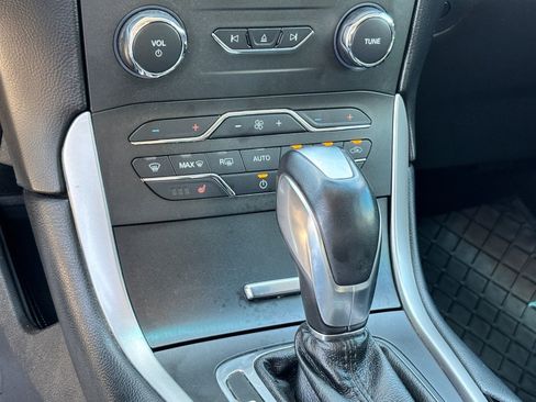 Used 2018 Ford Edge SEL w/ Equipment Group 201A FWD image 24