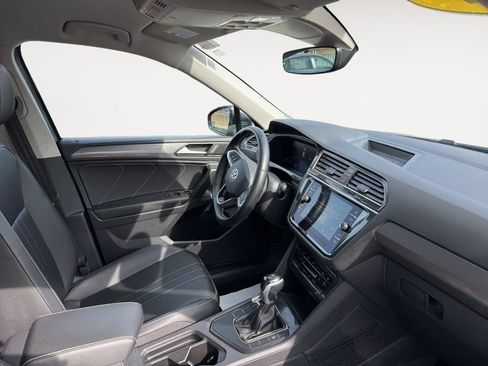 Used 2024 Volkswagen Tiguan SE FWD image 15