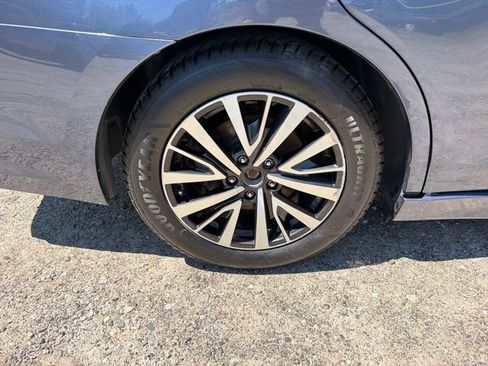 Used 2018 Subaru Legacy 2.5i w/ Alloy Wheel Package AWD/4WD image 29