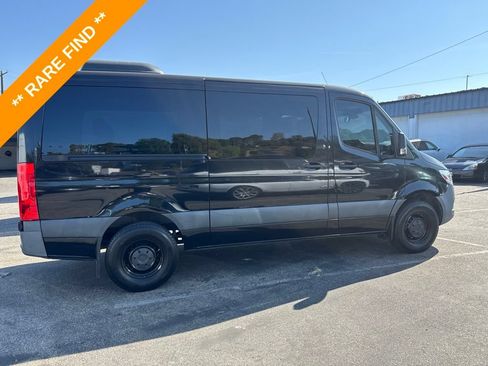 Used 2021 Mercedes-Benz Sprinter 2500 image 4
