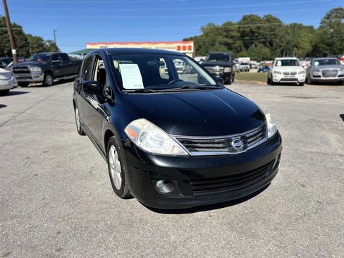Used 2010 Nissan Versa SL w/ Premium Pkg image 3