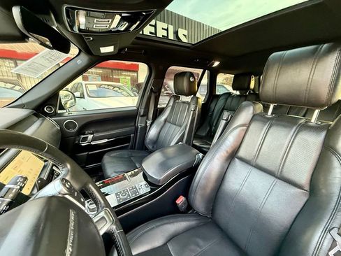 Used 2017 Land Rover Range Rover HSE image 13