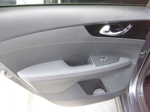 Used 2022 Kia Forte GT image 21