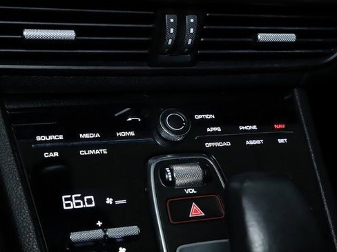 Used 2021 Porsche Cayenne Coupe image 28