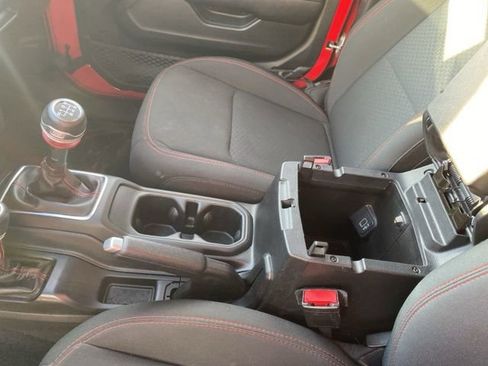 Certified 2022 Jeep Wrangler Rubicon w/ Cold Weather Group image 21