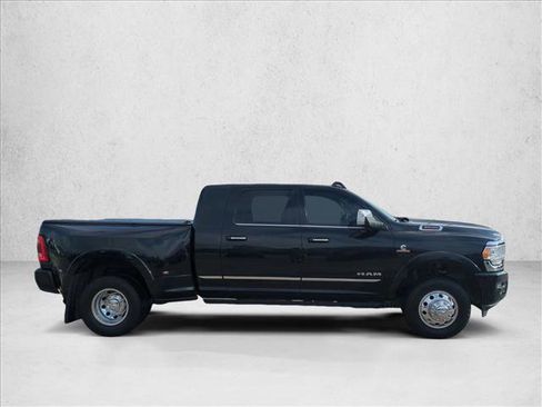 Used 2019 RAM 3500 Limited w/ Max Tow Package image 4