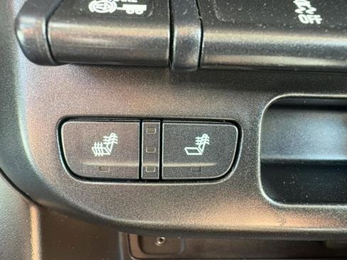 Used 2018 Chevrolet Colorado Z71 AWD/4WD image 18