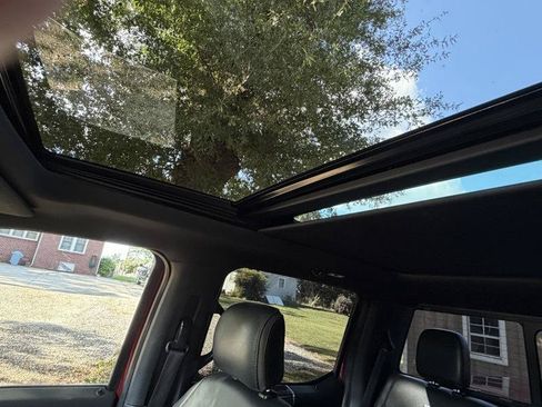 Used 2016 Ford F150 Platinum w/ Equipment Group 701A Luxury AWD/4WD image 21