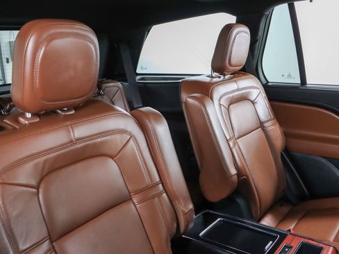 Used 2021 Lincoln Aviator Reserve w/ Equipment Group 201A image 30