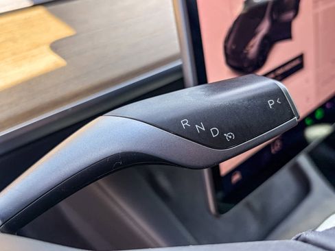 Used 2022 Tesla Model Y Performance AWD/4WD image 18