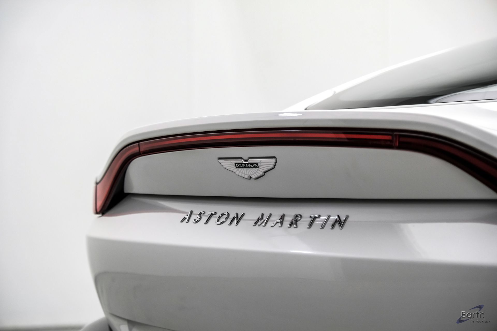 Used 2022 Aston Martin V8 Vantage Coupe RWD image 18