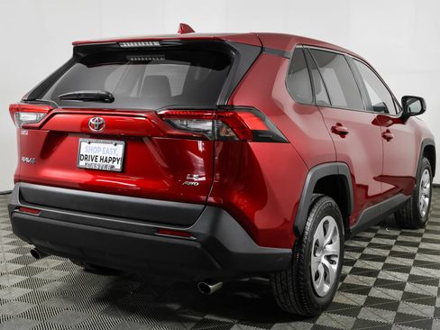 Used 2022 Toyota RAV4 LE AWD/4WD image 14