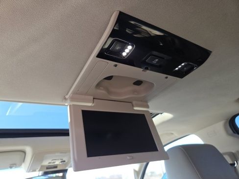 Used 2017 GMC Yukon XL SLT w/ Open Road Package image 18