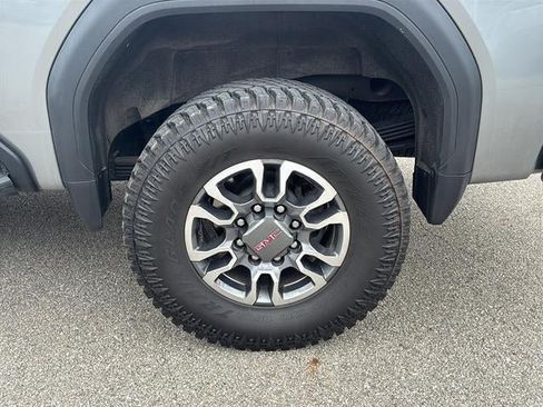 Used 2025 GMC Sierra 2500 SLT AWD/4WD image 9