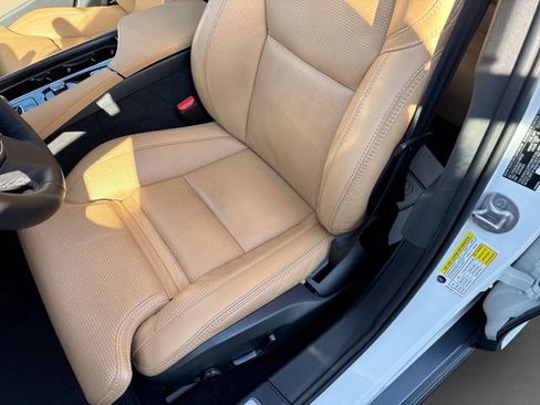Certified 2025 Volvo V90 B6 Cross Country Ultra w/ Climate Package AWD/4WD image 17