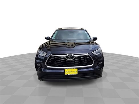 Used 2021 Toyota Highlander Limited image 3