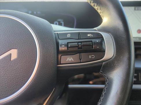 Used 2025 Kia Sportage EX AWD/4WD image 15