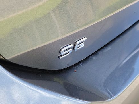 Certified 2026 Volkswagen Tiguan SE FWD image 5