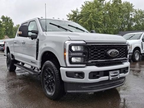 New 2025 Ford F350 XLT w/ Black Appearance Package image 4