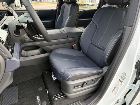 New 2026 INFINITI QX80 4WD w/ Sport Exterior Package image 18