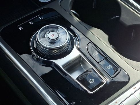 New 2026 Kia Carnival EX image 13