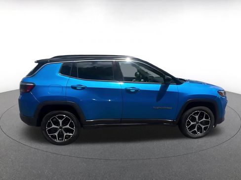 Used 2025 Jeep Compass Limited AWD/4WD image 15