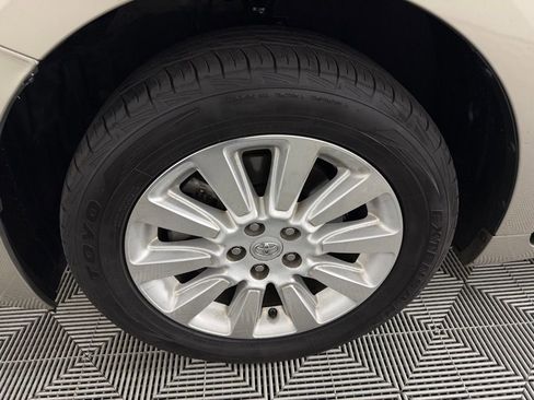 Used 2016 Toyota Sienna XLE w/ XLE Navigation Package image 10
