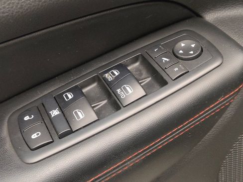 Used 2018 Jeep Grand Cherokee Trailhawk w/ Trailhawk Luxury Group AWD/4WD image 27