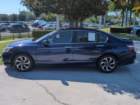 Used 2017 Honda Accord EX image 7