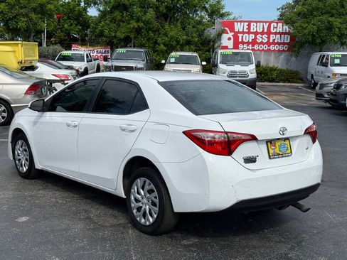 Used 2018 Toyota Corolla LE FWD image 5