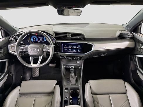 Certified 2025 Audi Q3 2.0T Premium w/ Black Optic Sport Package image 9