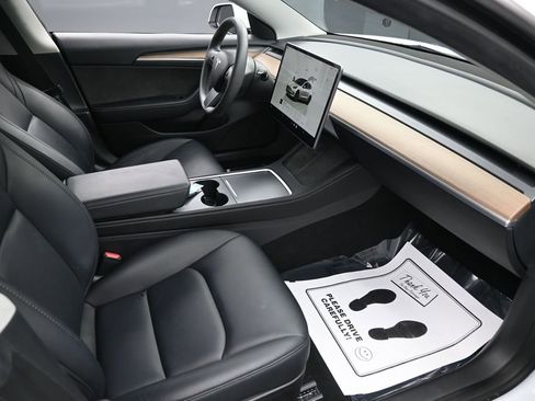 Used 2023 Tesla Model 3 Standard Range RWD image 34