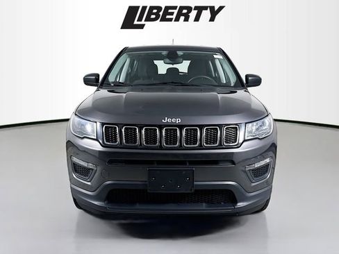 Used 2019 Jeep Compass Sport image 2