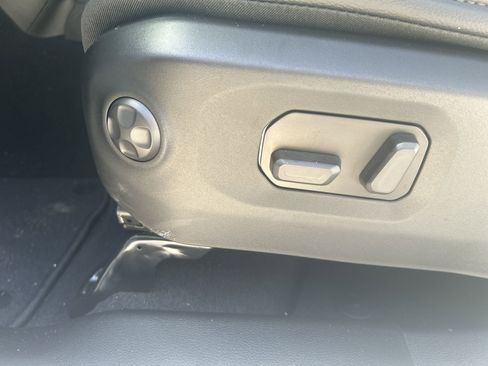 New 2025 Jeep Gladiator Sport image 12