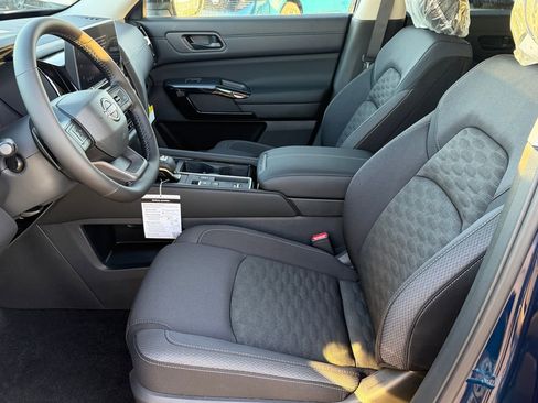 New 2026 Nissan Pathfinder SV image 11