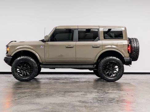Used 2025 Ford Bronco Outer Banks AWD/4WD image 9