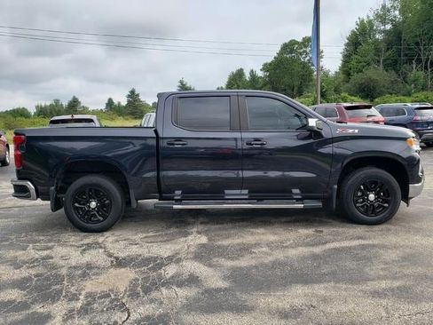 Used 2022 Chevrolet Silverado 1500 LT w/ Z71 Off-Road Package AWD/4WD image 8