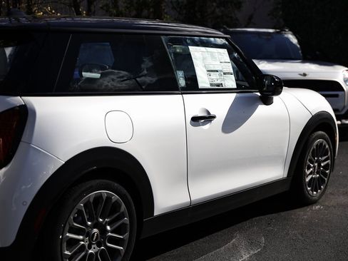 New 2026 MINI Cooper 2-Door Hardtop image 7
