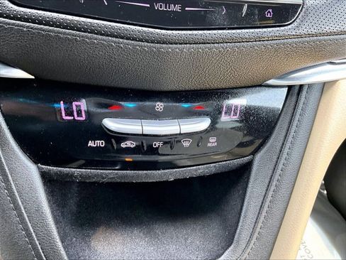 Used 2018 Cadillac XT5 FWD w/ LPO, Wheel Lock Package image 23