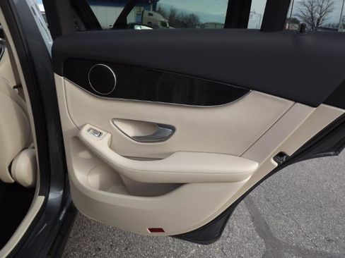 Used 2018 Mercedes-Benz GLC 300 4MATIC image 29