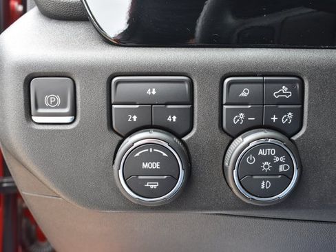 Used 2024 Chevrolet Silverado 2500 LT w/ Convenience Package AWD/4WD image 33