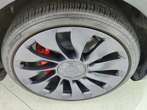 Used 2025 Tesla Model Y Performance image 56