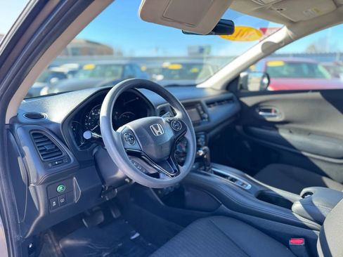 Used 2016 Honda HR-V LX image 9