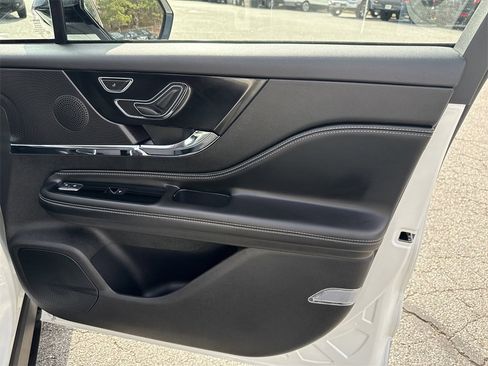 Used 2023 Lincoln Corsair Reserve w/ Equipment Group 201A image 15