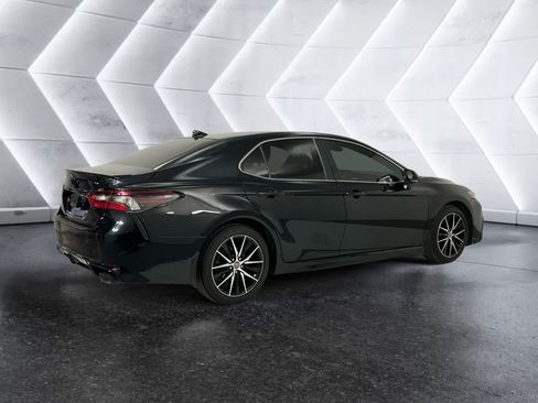 Used 2024 Toyota Camry SE FWD image 4